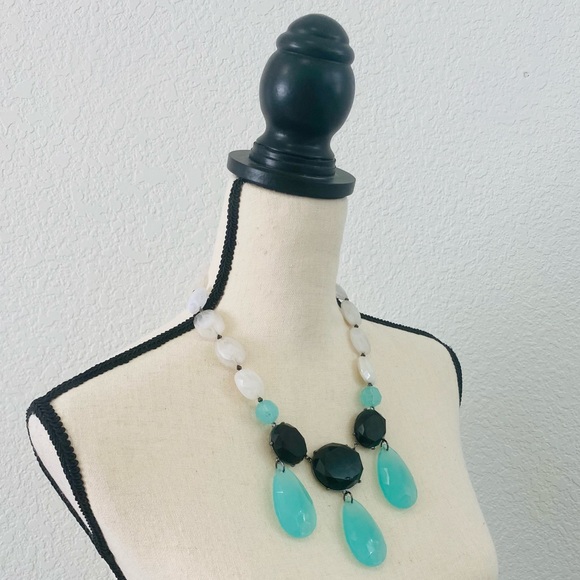 💥CC Statement Necklace - Picture 2 of 5